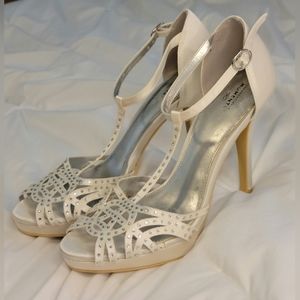 White Strapy Pumps w/ sequins || Size 9 || 5in Heel || Wedding or Prom